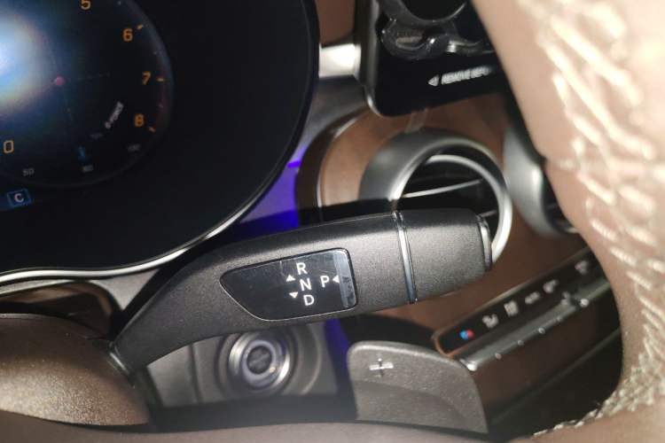 Used Mercedes-Benz GLC 2022 GLC 260 L 4MATIC Luxury Model Gear Lever