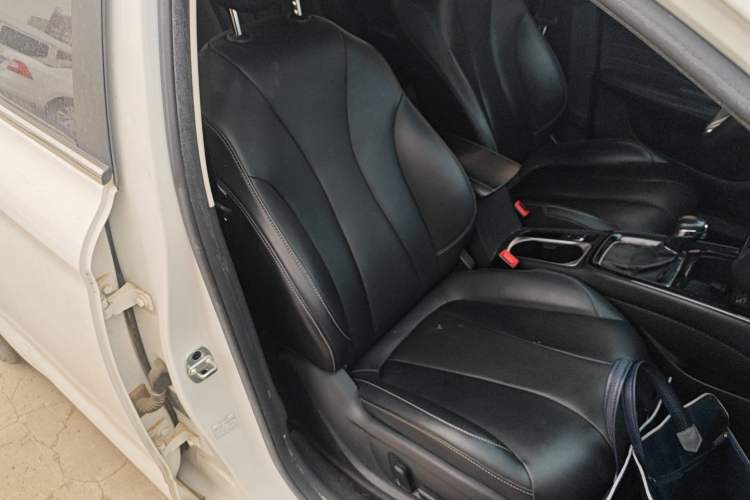 Used Roewe i5 2019 1.5L Automatic 4G Connected Langzhen Edition