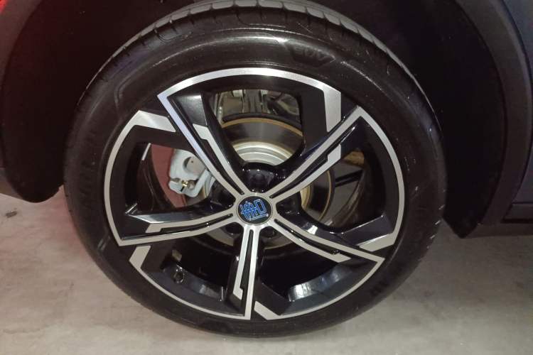 Used BYD Tang New Energy 2021 DM-i 112KM Prestige Model Right Rear Wheel Hub