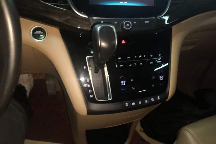 Used Buick GL8 2017 ES 28T Luxury Model China V Standard