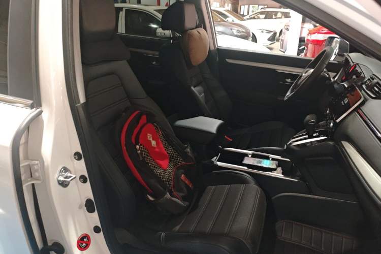 Used Honda CR-V 2021 240TURBO CVT Two-Wheel Drive Urban Edition Right Front Seat