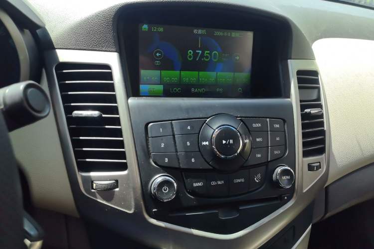 Used Chevrolet Cruze 2015 1.5L Classic SL MT Audio And AC Panel