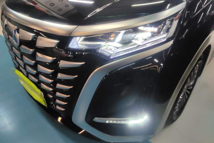 Used Denza D9 2022 DM-i 945 Luxury Model