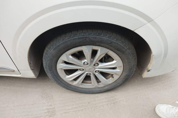 Used Wuling Jiachen 2022 1.5T CVT Smart Luxury Version Right Front Wheel Hub