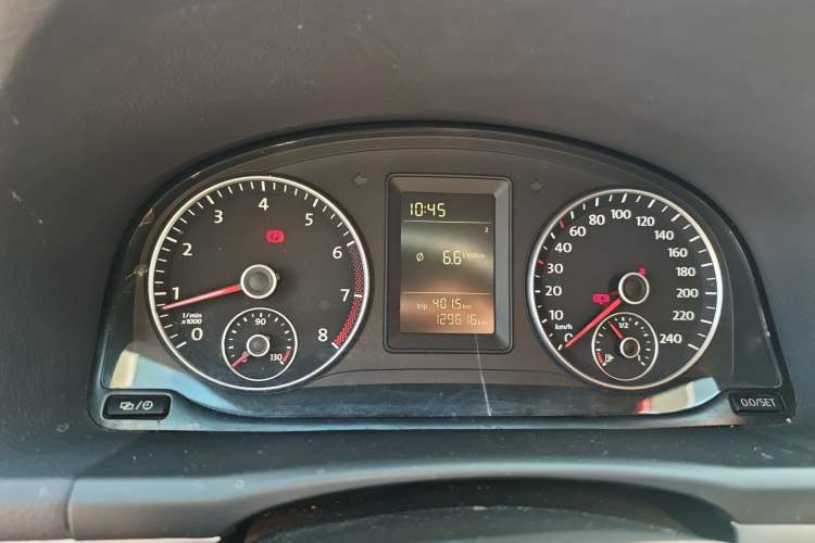 Used Volkswagen Touran 2015 1.4T Manual Fashion Edition 5-Seater Instrument Cluster