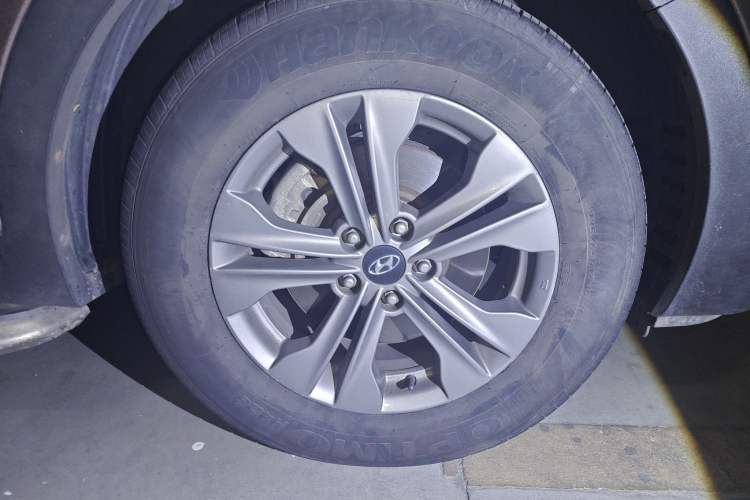 Used Hyundai Santa Fe 2013 2.4L Automatic 4x4 Prestige Edition
