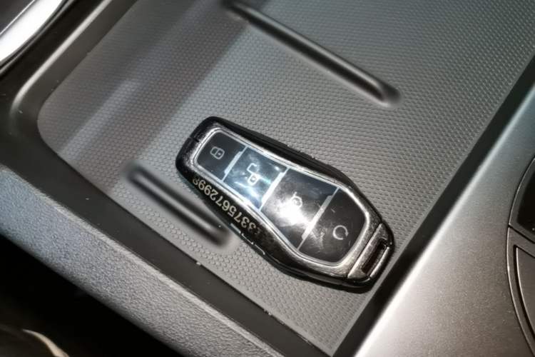 Used BYD Seal 06 New Energy 2025 DM-i Smart Drive 80KM Luxury Model Vehicle Key