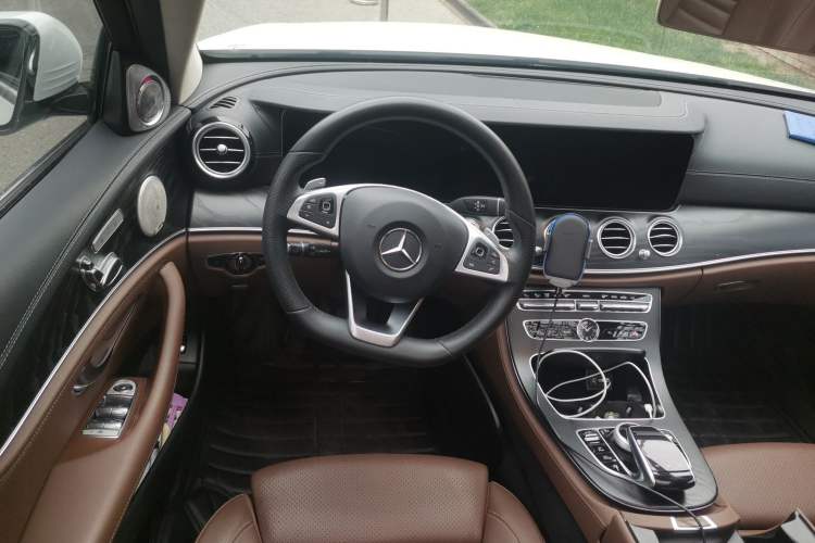 Used Mercedes-Benz E-Class 2018 Facelift E 200 L Sport 4MATIC
