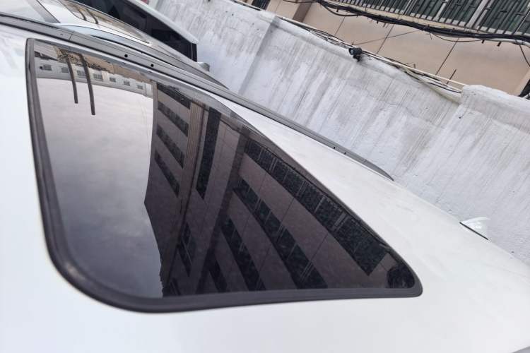 Used Hyundai Tucson 2015 1.6T Dual-Clutch Two-Wheel-Drive Smart Model Roof