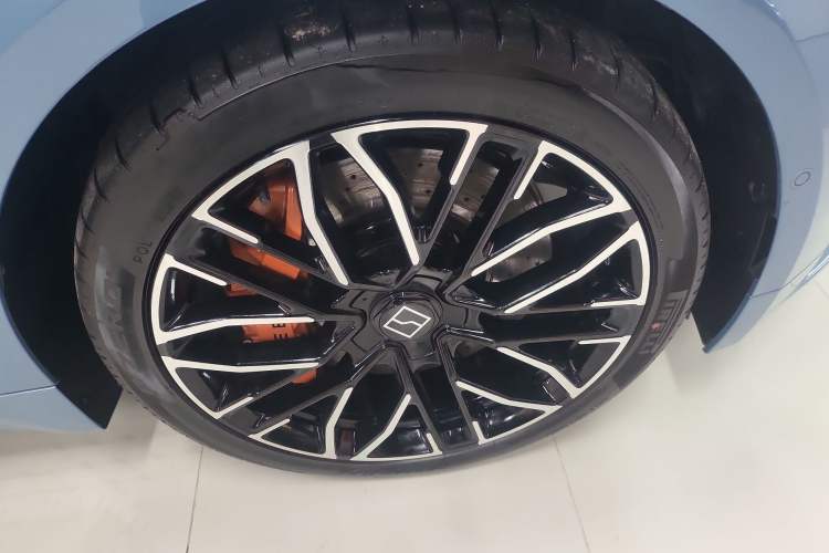 Used Zeekr 001 2025 YOU Edition 100 kWh All-Wheel Drive
