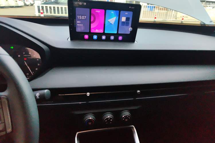 Used Wuling Alvez 2022 1.5L Manual Free-Style Model