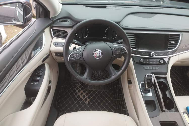 Used Buick LaCrosse 2022 Avenir Avia First Edition Steering Wheel