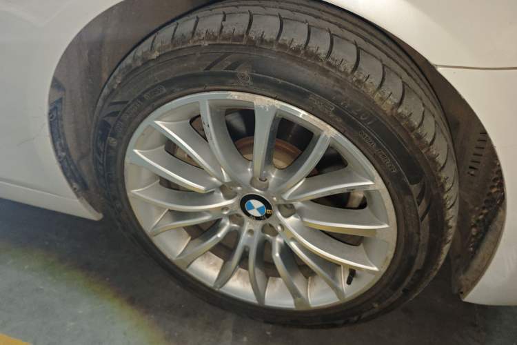 Used BMW 5 Series 2017 525Li Luxury Design Package Exterior 7