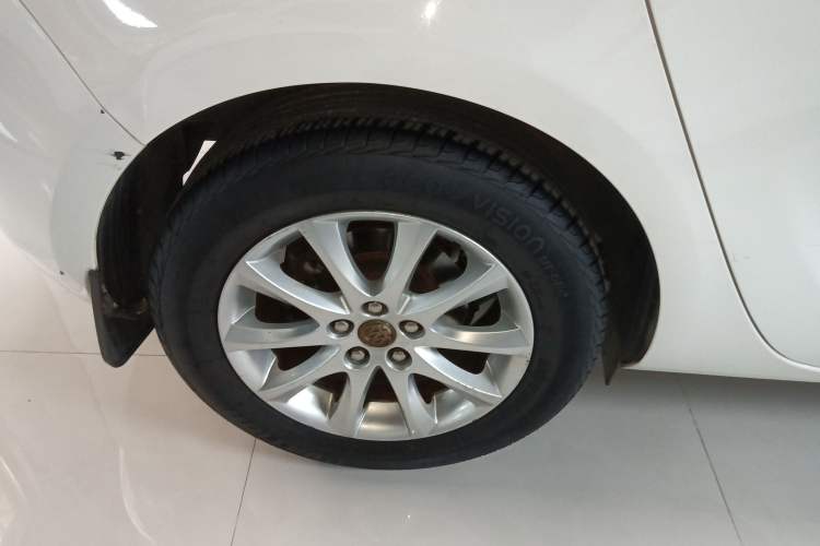 Used Buick GT 2014 XT 1.6L Automatic Fashion Edition Right Rear Wheel Hub