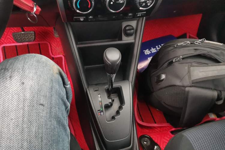 Used Toyota YARiS L Zhi Xuan 2016 Revised 1.5E CVT Charming Edition Gear Lever