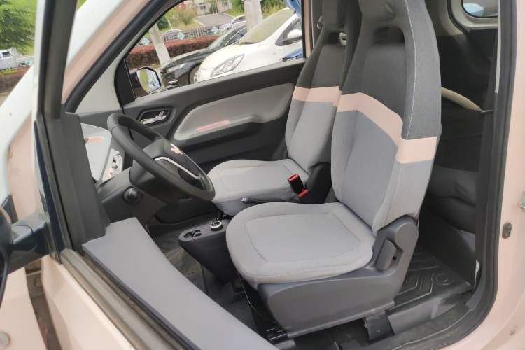 Used Wuling Hongguang MINIEV 2021 Macaron Premium Model – Lithium Iron Phosphate Left Front Seat