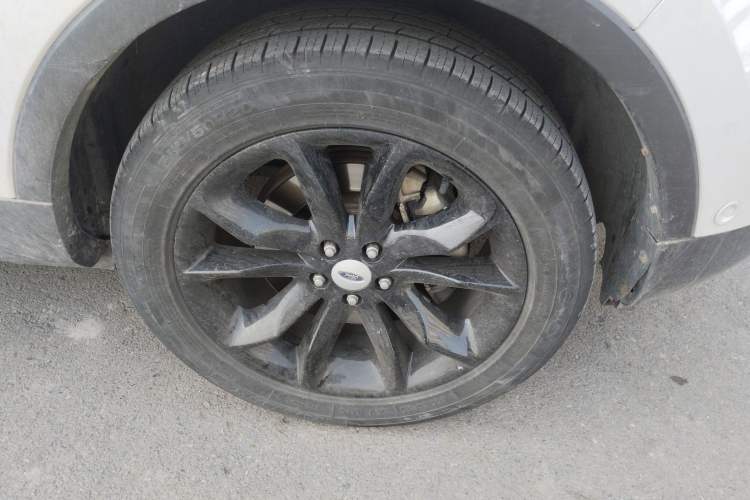 Used Ford Explorer 2013 3.5L Deluxe Model
