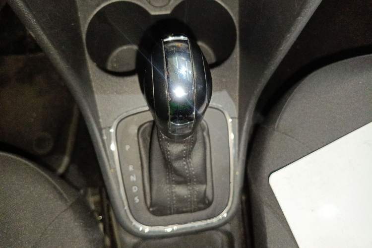 Used Volkswagen Polo 2016 1.4L Automatic Trendy Model Gear Lever