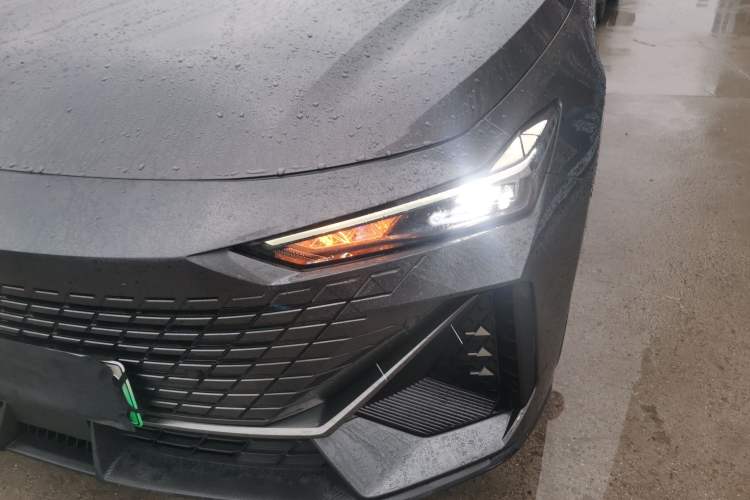 Used CHANGAN UNI-V iDD 2023 Zhidian iDD 1.5T 113km Smart & Fun Version (Rapid Edition)
