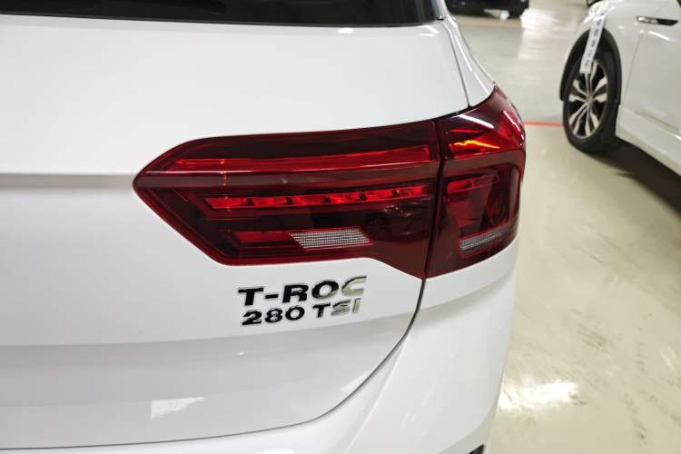 Used Volkswagen T-ROC 2018 280TSI DSG Four-Wheel Drive Comfort Version China V Standard