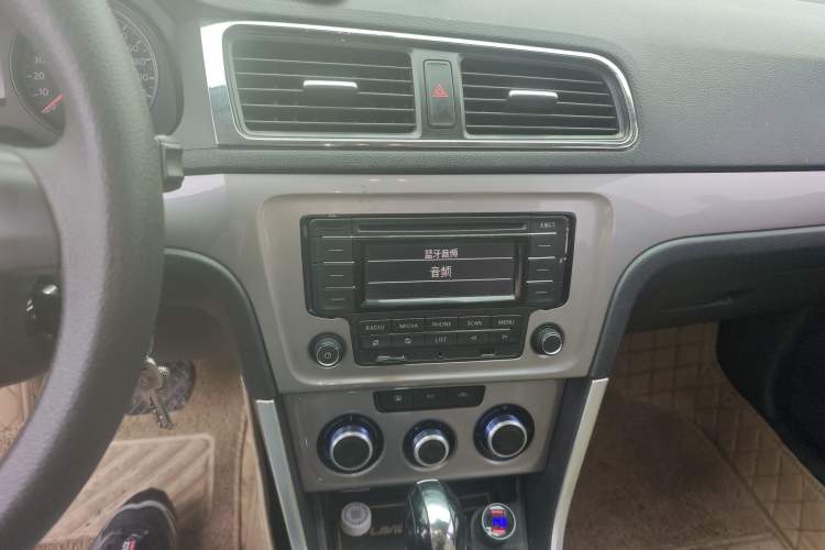 Used Volkswagen Lavida 2013 Revised Classic 1.6L Automatic Fashion Edition
