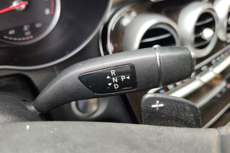 Used Mercedes-Benz GLC 2016 GLC 260 4MATIC Dynamic Edition Gear Lever