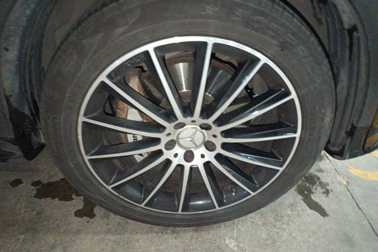 Used Mercedes-Benz GLC Coupe AMG 2017 AMG GLC 43 4MATIC Coupe SUV Right Front Wheel Hub