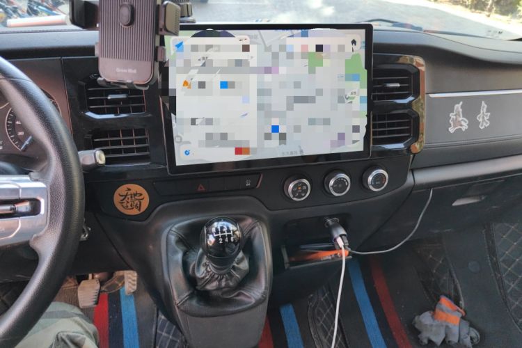 Used JMC Fushun 2023 2.0T Manual Short-Wheelbase Low-Roof Commercial Multi-Purpose Passenger Vehicle 6 Seats with Dual-Opening Tailgate Audio And AC Panel