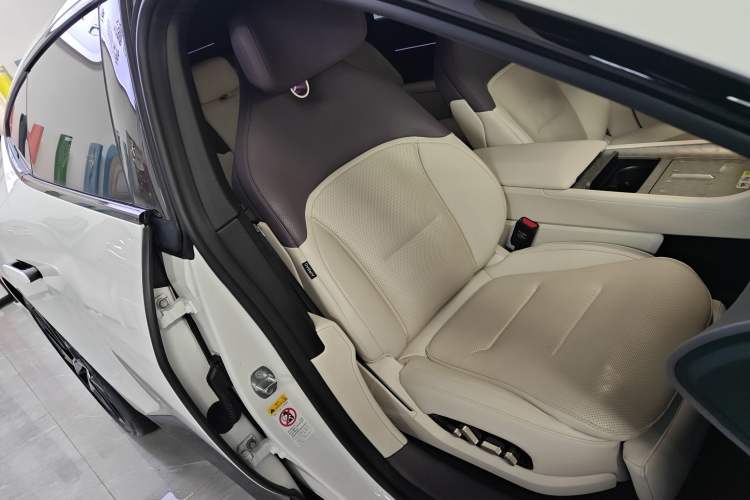 Used Avatr 12 2025 Max All-Electric Version Right Front Seat