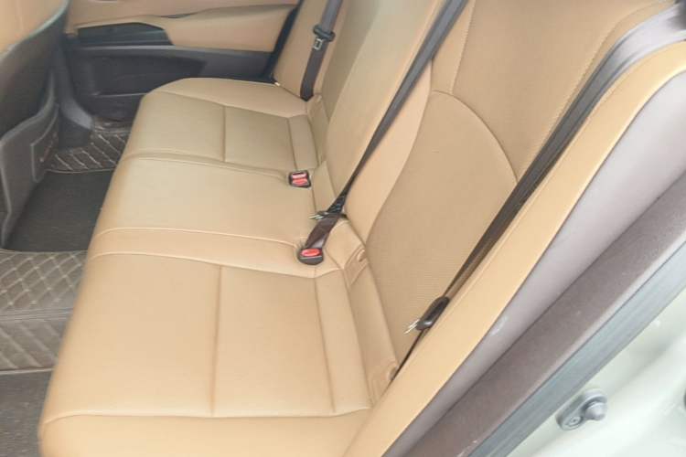 Used Lexus ES 2020 300h Deluxe Edition
