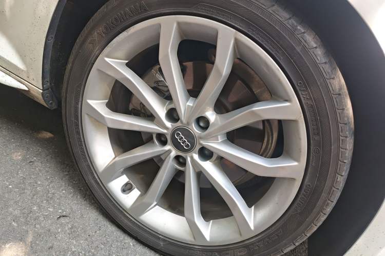 Used Audi A4L 2018 30th Anniversary Edition 40 TFSI Fashion Model
