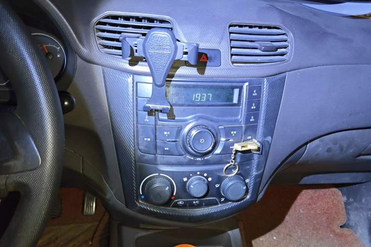 Used Wuling Hongguang 2014 1.2L Base Model China IV Audio And AC Panel