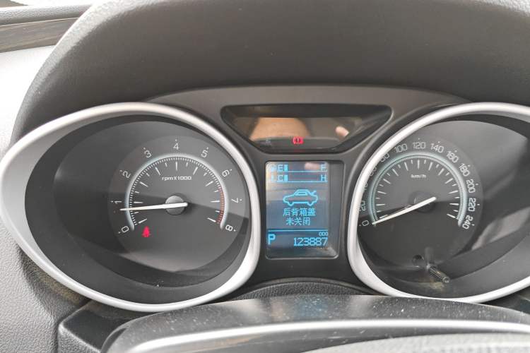 Used GAC Trumpchi GS5 Super 2015 2.0L Automatic Two-Wheel Drive Elite Edition Instrument Cluster