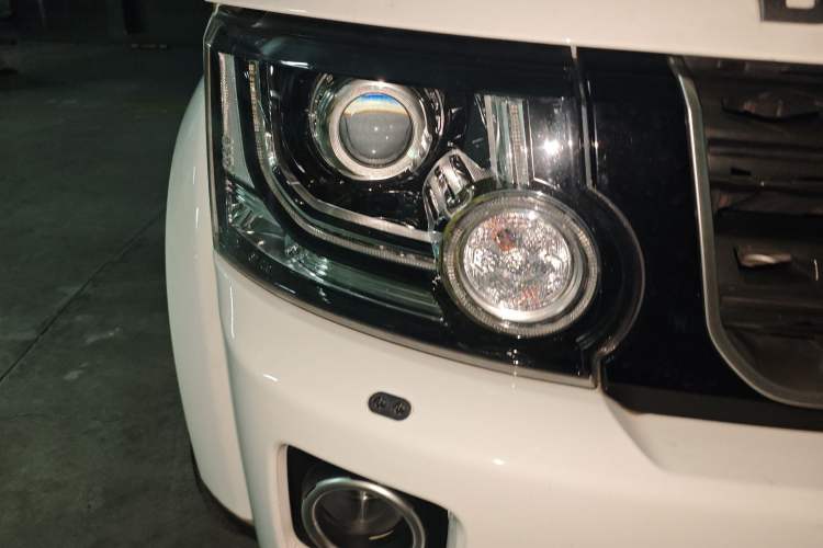 Used Land Rover Discovery 2016 3.0 SC Obsidian Black Heritage Edition SE