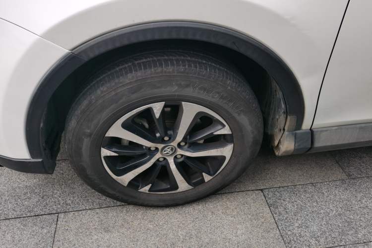 Used Toyota RAV4 2016 2.0L CVT Two-Wheel Drive Fashion Edition China V Standard