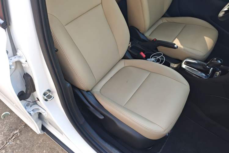 Used Buick Excelle 2020 15N CVT Elite Edition Right Front Seat