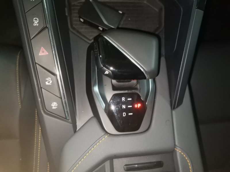 Used Lynk & Co 06 EM-P 2022 PHEV 84 km Range Pro Version — 13