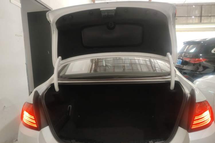 Used BMW 5 Series 2014 525Li Luxury Design Package