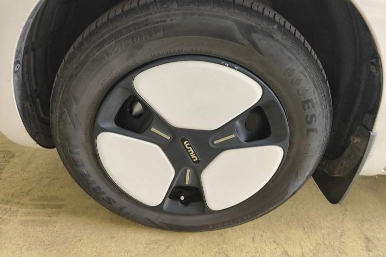 Used CHANGAN NEVO Lumin 2022 210km Sweet Edition Left Front Wheel Hub