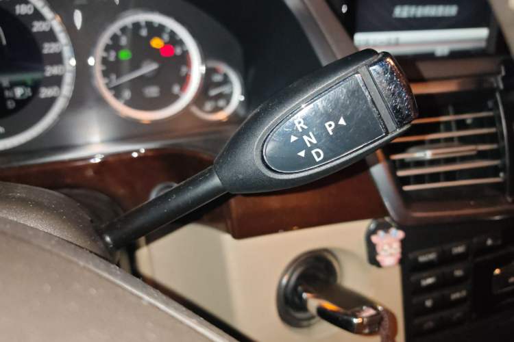 Used Mercedes-Benz E-Class 2013 E 260 L CGI Elegant Model
