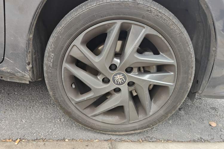 Used BYD Qin New Energy 2019 High-Range Luxury Model Right Front Wheel Hub