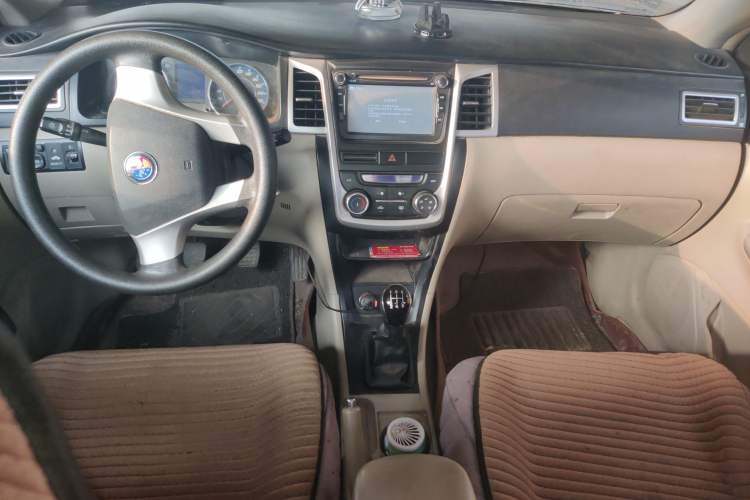 Used Geely Auto Ocean 2014 1.5L Manual Overdrive Trim Center Console