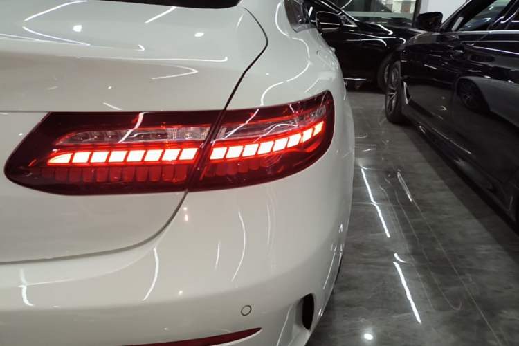 Used Mercedes-Benz E-Class 2023 E 260 Coupe Right Rear Taillight