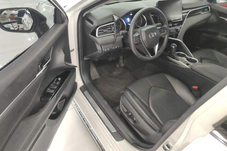 Used Toyota Camry 2023 2.0G Luxury Edition