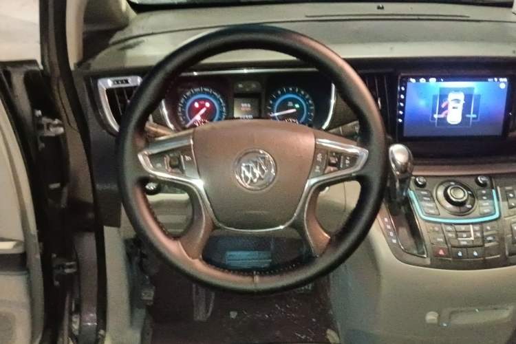 Used Buick GL8 2011 2.4L LT Luxury Business Executive Edition