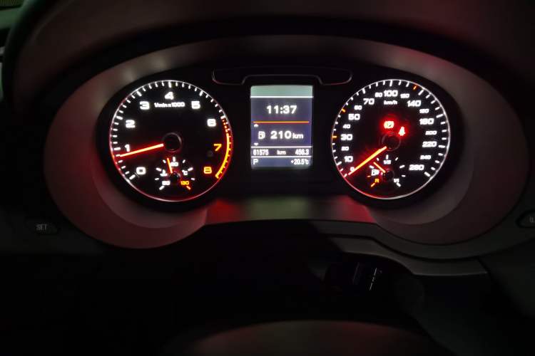 Used Audi Q3 2015 35 TFSI quattro Technology Edition Instrument Cluster