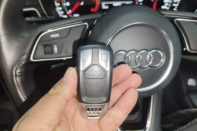 Used Audi A4L 2017 Plus 40 TFSI Ambition Model
