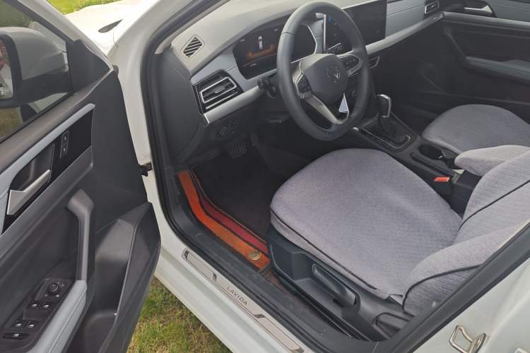 Used Volkswagen Lavida 2023 1.5L Automatic Full-Comfort Edition