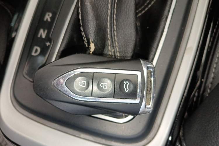 Used Zotye SR7 2016 1.5T CVT Cube Heart Edition China V Standard