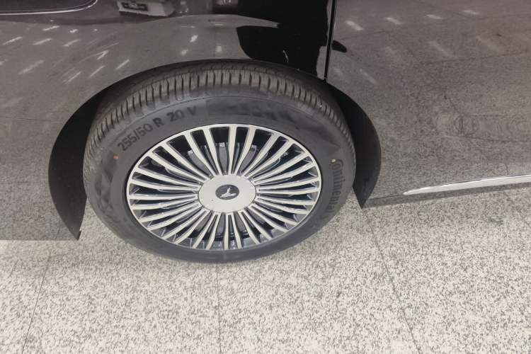 Used VOYAH Dream 2025 PHEV Four-Wheel Drive Excellence Qiankun Edition